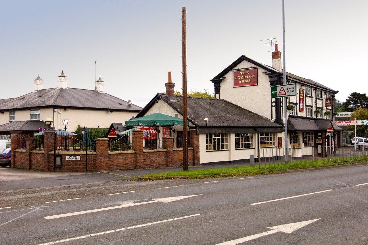 Premier Inn Chester Central - North Екстериор снимка