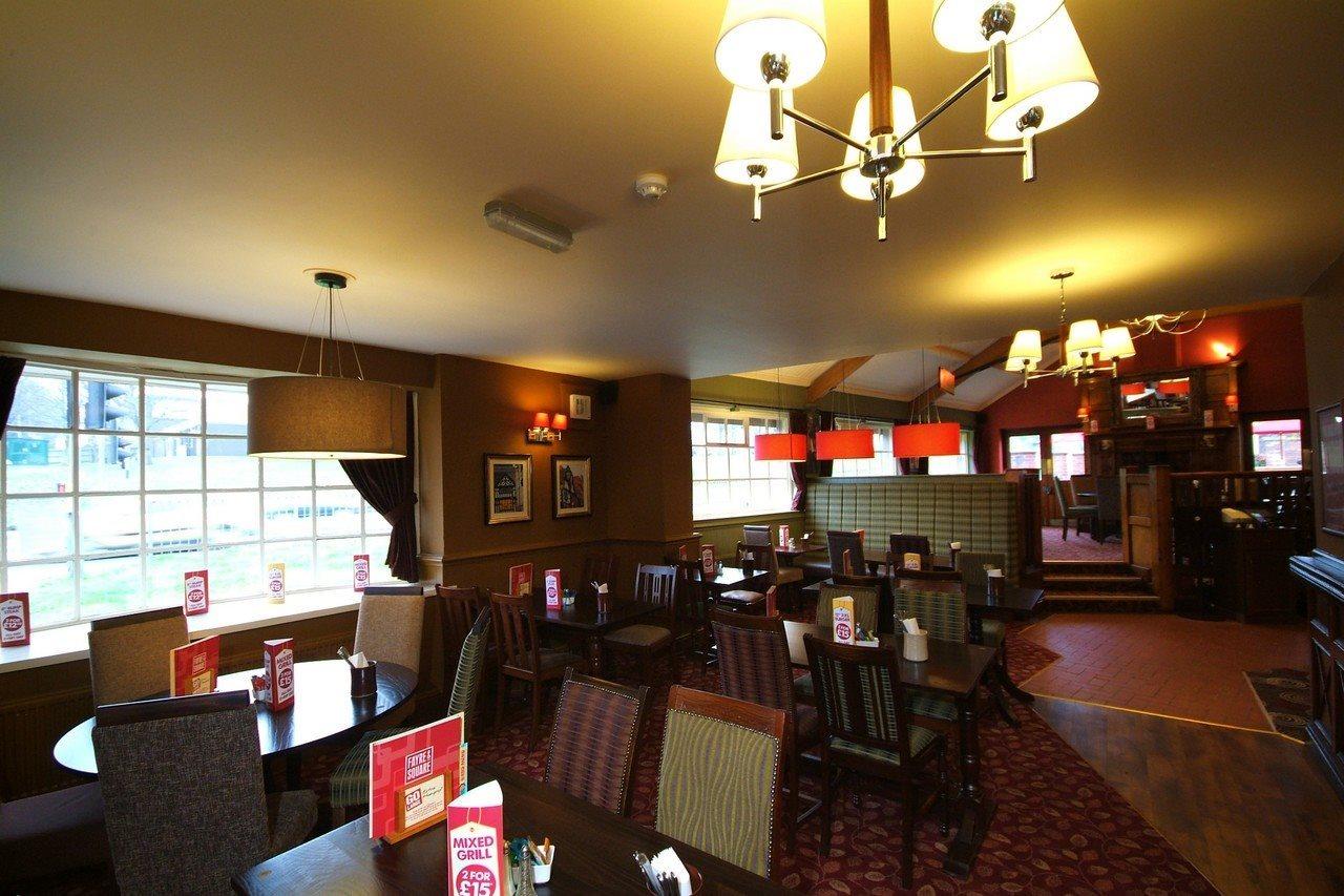 Premier Inn Chester Central - North Екстериор снимка