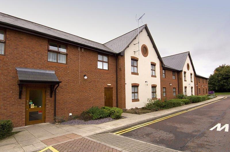 Premier Inn Chester Central - North Екстериор снимка
