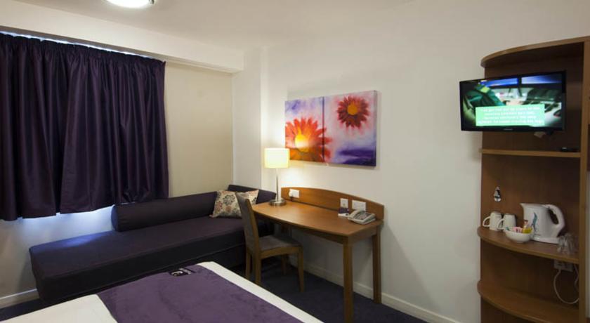 Premier Inn Chester Central - North Стая снимка