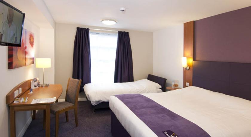 Premier Inn Chester Central - North Стая снимка