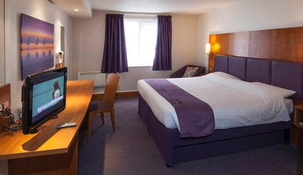 Premier Inn Chester Central - North Екстериор снимка
